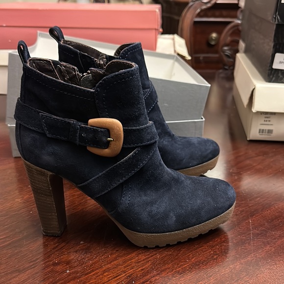 Manas Lea Foscati - Picture 2 of 5